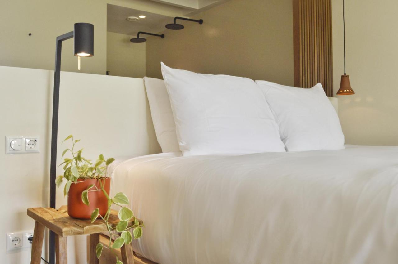Van Heeckeren Apartments & Suites Nes Нес Екстериор снимка