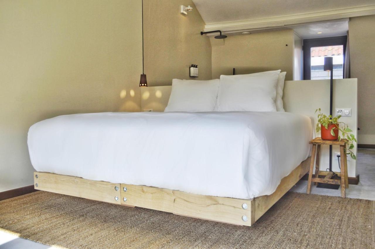 Van Heeckeren Apartments & Suites Nes Нес Екстериор снимка