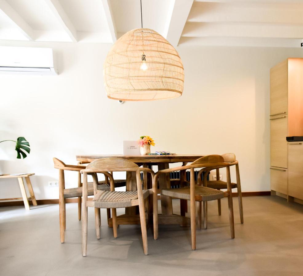 Van Heeckeren Apartments & Suites Nes Нес Екстериор снимка